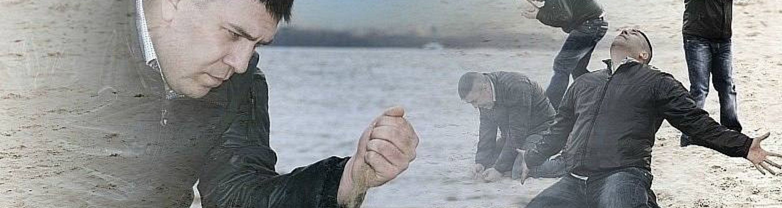 Грустный мужик с песком. Грустный мужик с песком. Человек песок мем. Мем с песком. Грустный мужик с песком.